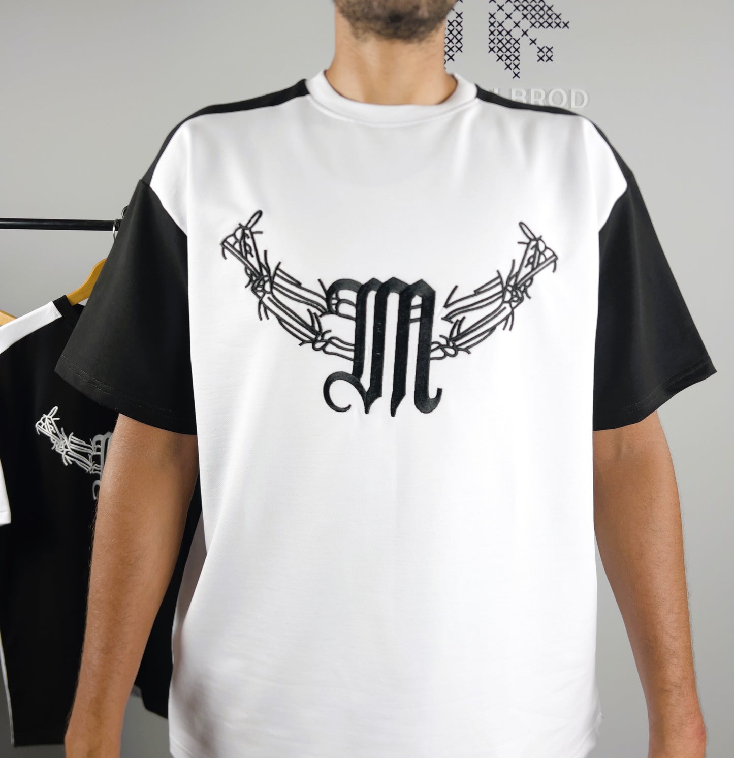 Necklace T-shirt (Oversized)