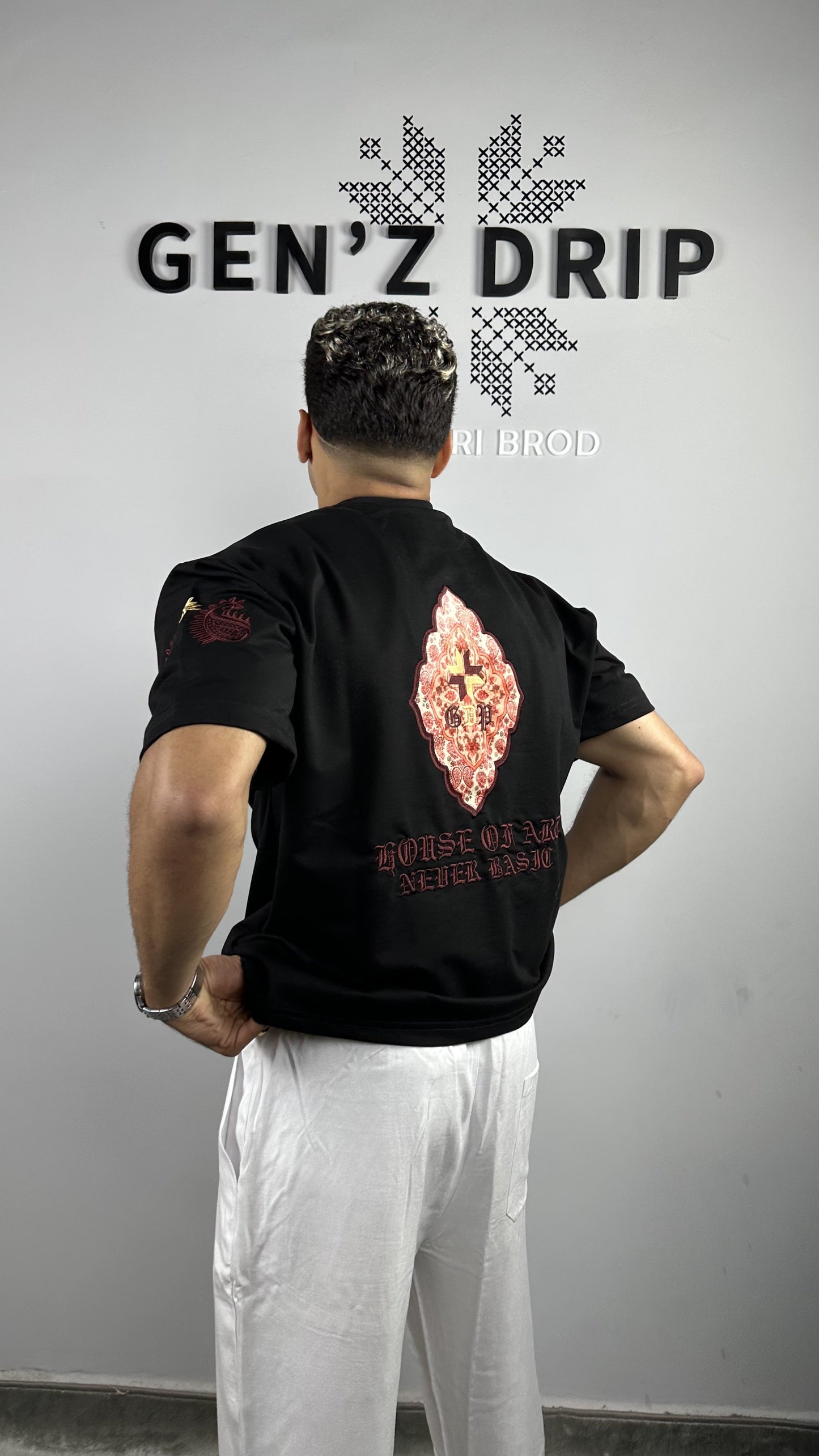 Never Basic T-shirt (Oversized)