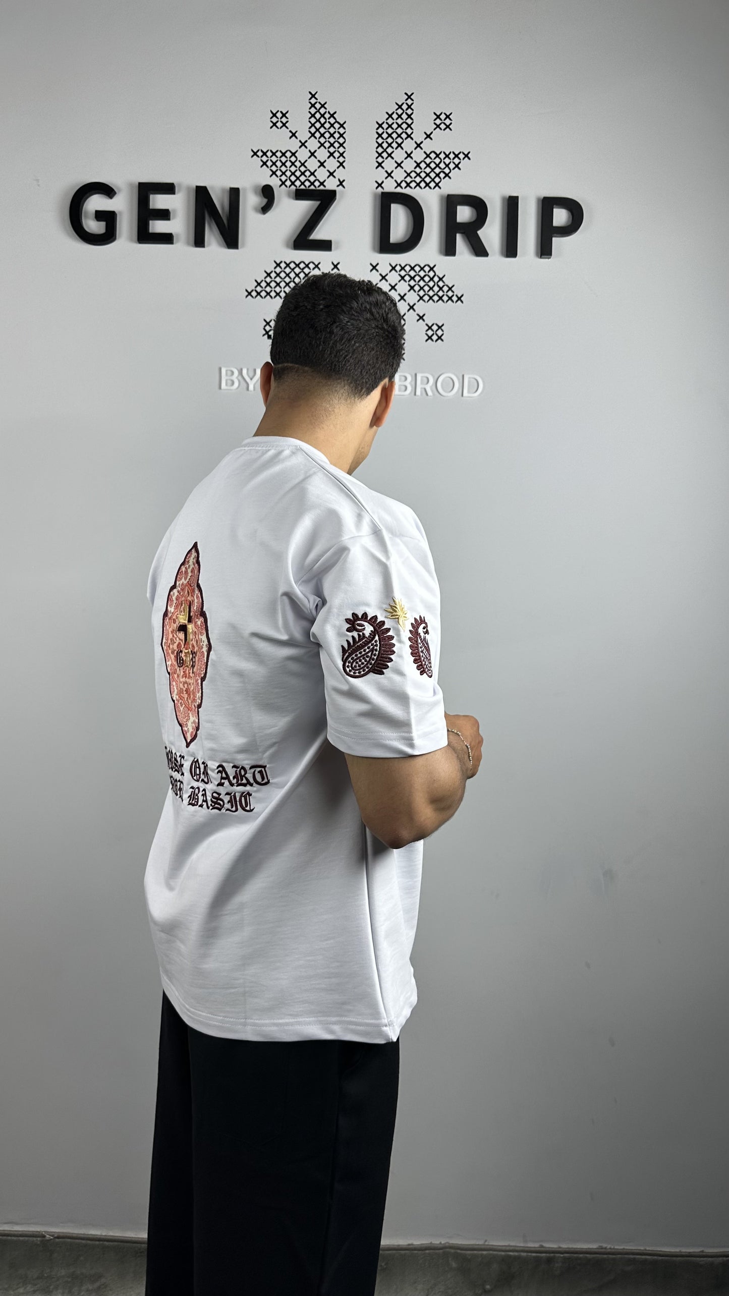 Never Basic T-shirt (Oversized)