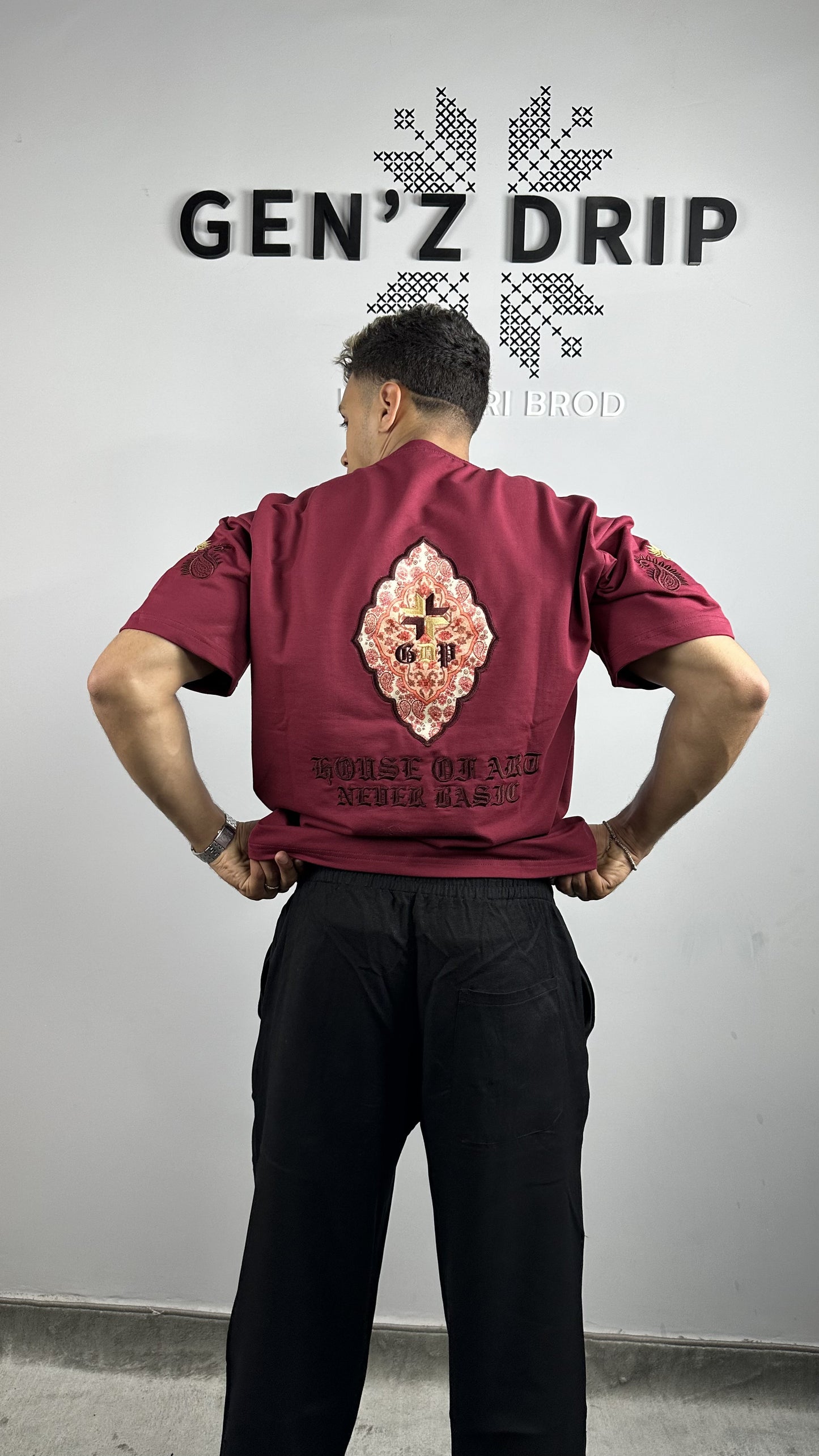 Never Basic T-shirt (Oversized)